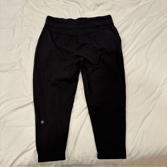 Lululemon women’s cropped jogger - 8/10 - Picture 2 of 7